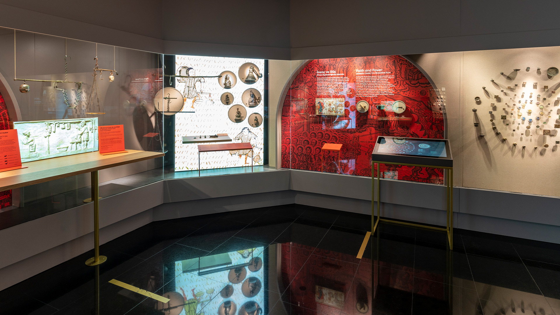 Pera Müzesi Koleksiyon Sergilerinde Bir Yolculuk slide 0