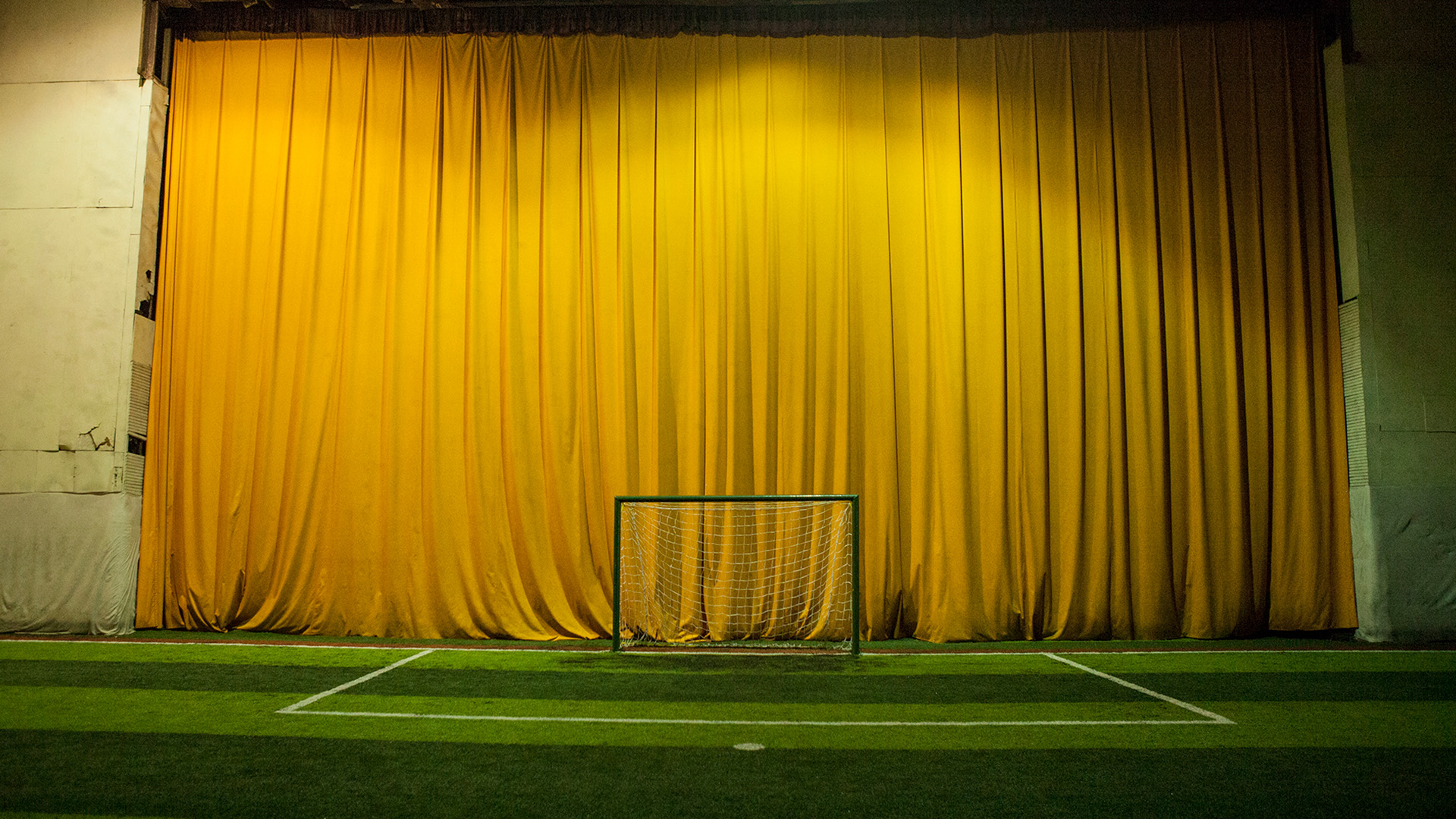 Beyaz Perdeden Yeşil Sahaya görsel 1